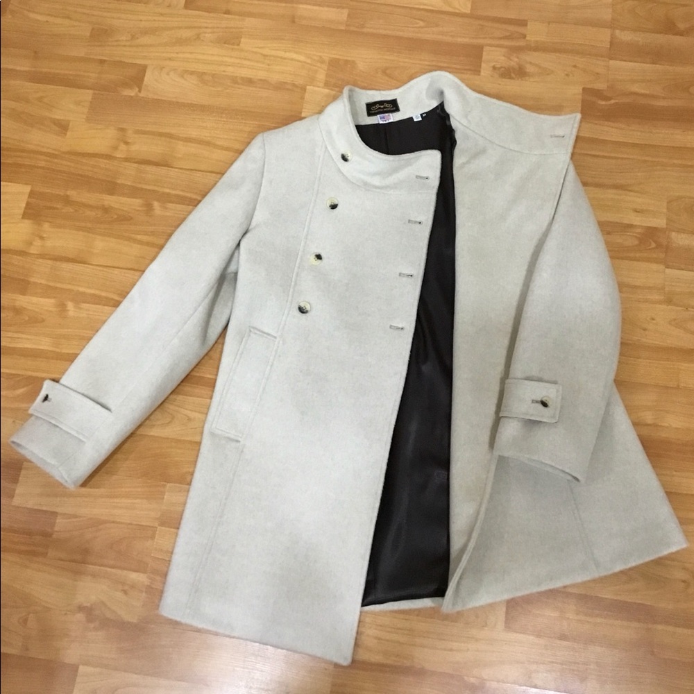Women Coat - Picture 9 of 10